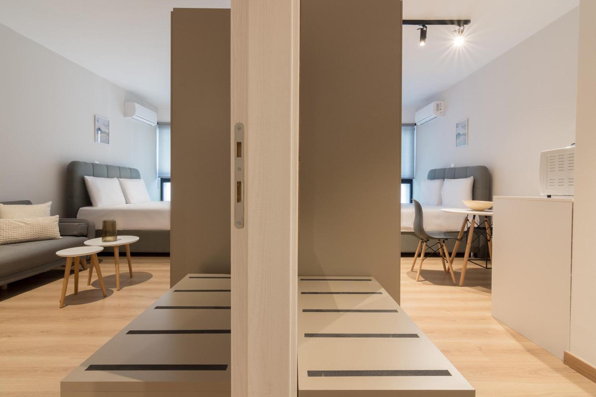 Leochares Lifestyle Apartments - Self Check-In Athens Room photo
